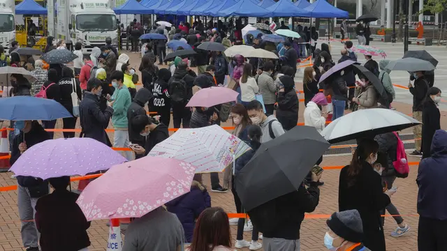 Kasus Covid-19 Melonjak, Warga Hong Kong Ramai Tes