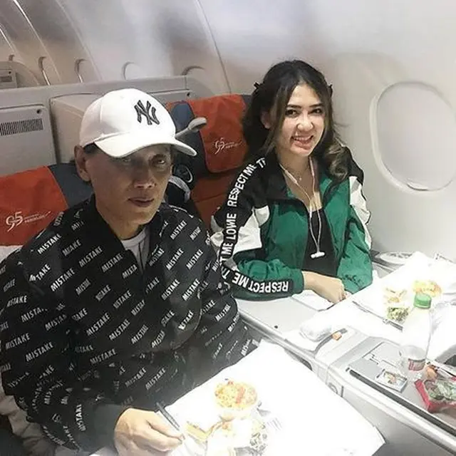 6 Potret Kedekatan Penyanyi Dangdut dengan Ayahnya, Tampil Kompak