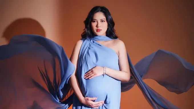 Ochi Rosdiana di Maternity Shoot jelang melahirkan. [@ochi24]