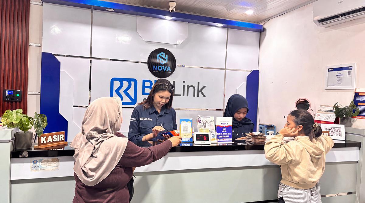 Layani Ratusan Transaksi Setiap Hari, BRILink Agen Nova Yulianti Dekatkan Akses Keuangan di Muara Enim