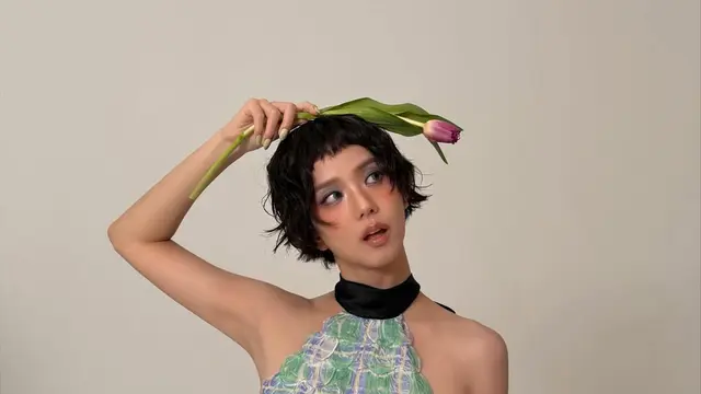 Gaya Perdana Jisoo BLACKPINK Tampil dengan Rambut Pendek dan Micro Bangs, Bikin Pangling