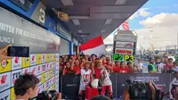 Dua pembalap Astra Honda Racing Team, Rheza Danica Ahrens dan Herjun Atna Firdaus mendominasi AP250 ARRC 2023. (Bola.com/Hery Kurniawan(