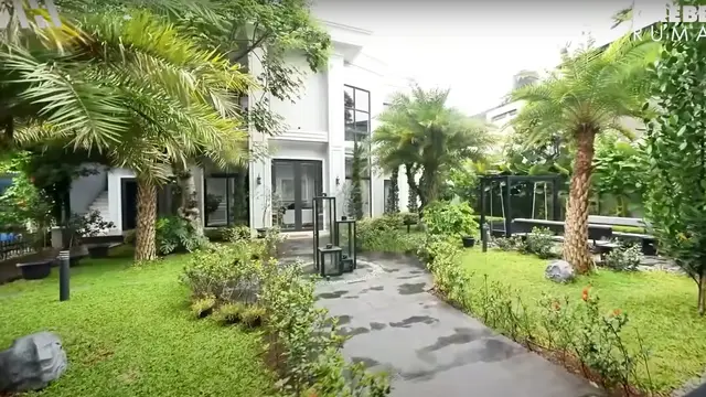 7 Potret Taman Rumah Dokter Reza Gladys, Asri dan Mewah Bak Resort