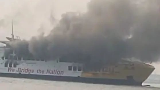 Kapal Batu Mandi Terbakar di Merak, Tim SAR Gabungan Evakuasi Penumpang