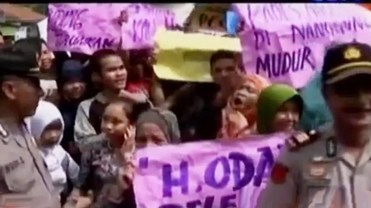 VIDEO: Warga Bogor Tuntut Kades Mesum Dipecat