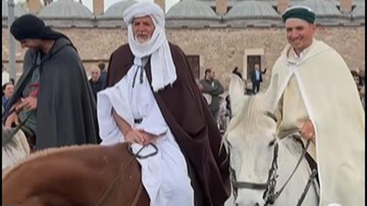 3 bule muslim asal Spanyol pergi haji naik kuda