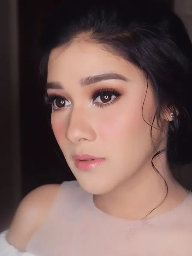 [Bintang] Ogah Jadi Orang Ketiga, Begini Dandanan Marshanda-Naysilla Mirdad Bikin Hati Rionaldo Stokhorst Kepincut