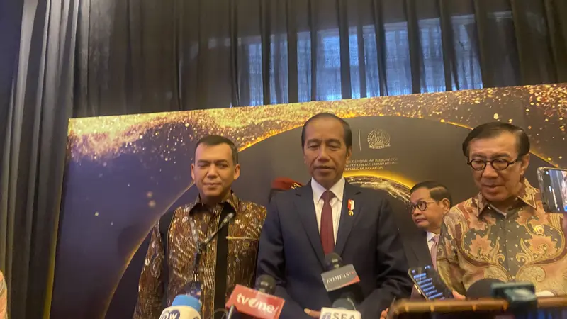 Presiden Joko Widodo (Jokowi) resmi meluncurkan golden visa untuk warga negara asing agar mudah masuk ke Indonesia.