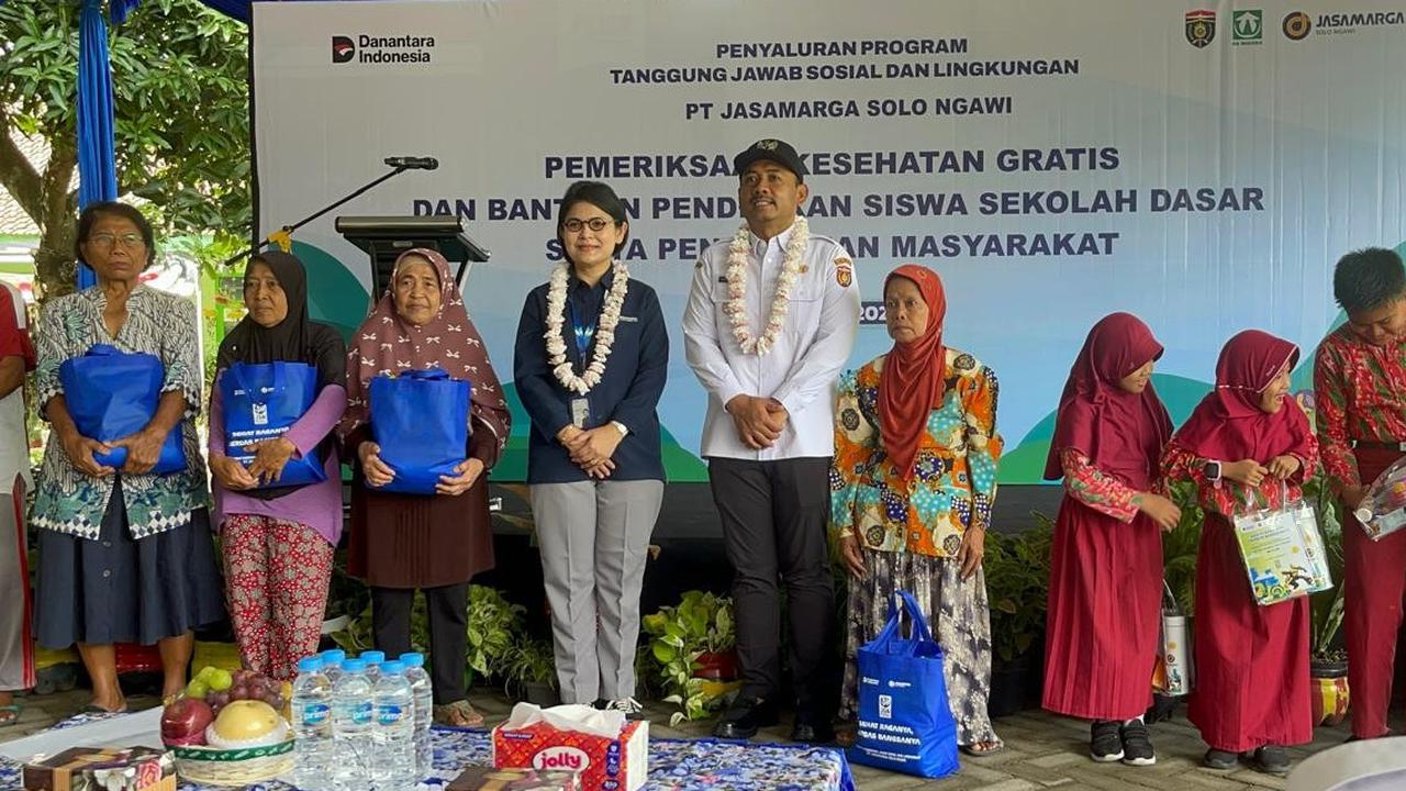 Peduli Warga Sekitar Tol, PT JSN Salurkan Program TJSL untuk Masyarakat Ngawi