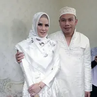 Angel Lelga dan Vicky Prasetyo (Nurwahyunan/Bintang.com)