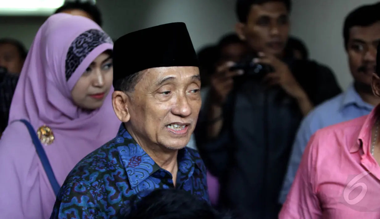 Fuad Amin Imron saat tiba di Pengadilan Tipikor untuk menjalani sidang lanjutan kasus dugaan suap pasokan gas alam untuk pembangkit listrik di Gresik, Jakarta, Kamis (22/5/2015). (Liputan6.com/Yoppy Renato)