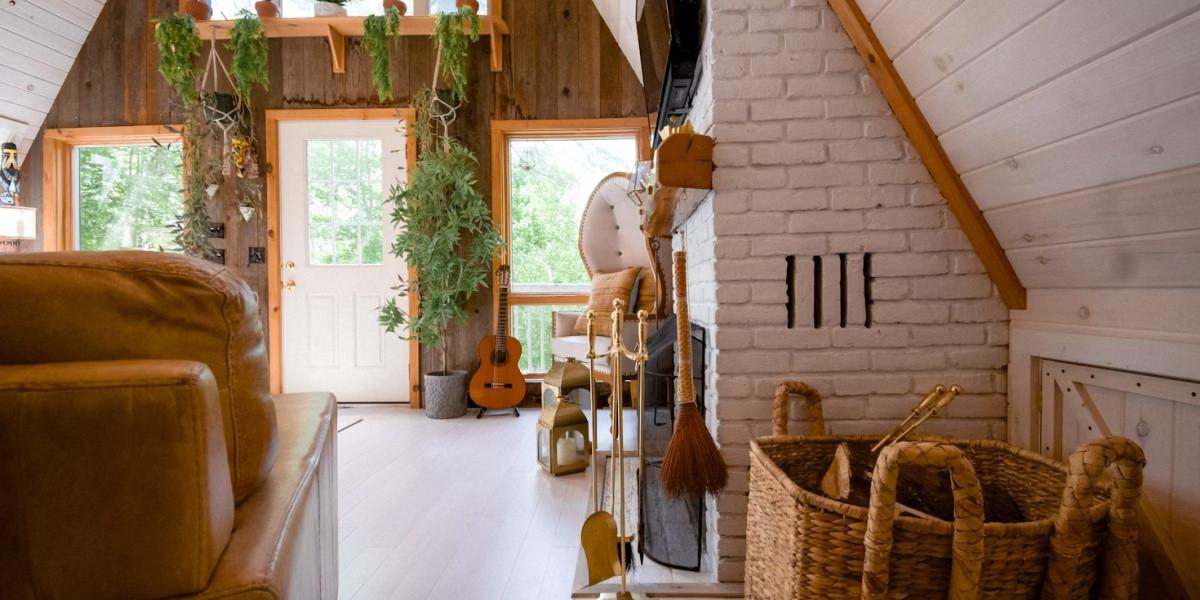 Ilustrasi Interior Rumah di Kampung