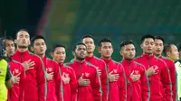 Pemain timnas Indonesia U-22 menyanyikan lagu Indonesia Raya sebelum laga lawan Filipina di ajang SEA Games 2017, Kamis (17/8). (Foto: PSSI)
