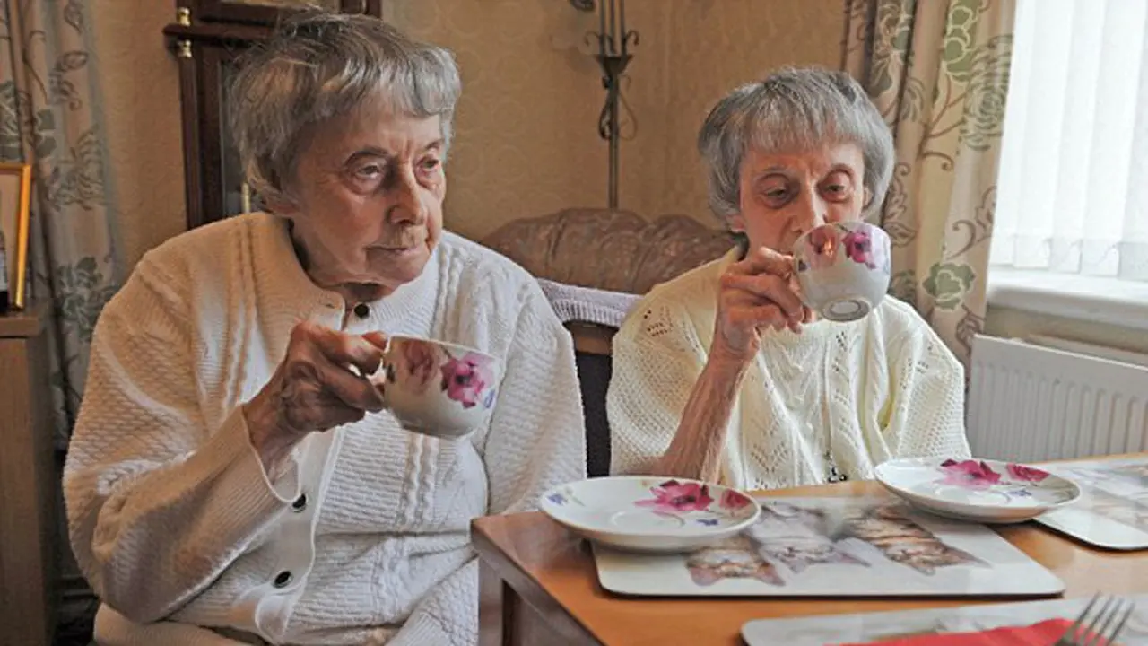 90yo twins now live separately 0914 3