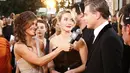 Kate Winslet pun kembali bersama dengan Leonardo Di Capio di Golden Globes 2009. (TRAE PATTON/InStyle)