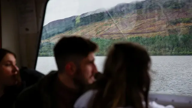 Ratusan orang melakukan perburuan Loch Ness