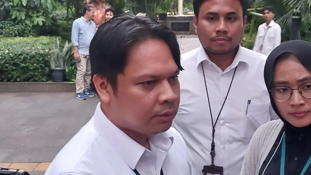 Direktur Jenderal Bina Marga, Kementerian PU, Roy Rizali Anwar di Kantor Kementerian PU, Jakarta, Senin (21/7/2025). (Arief/Liputan6.com)