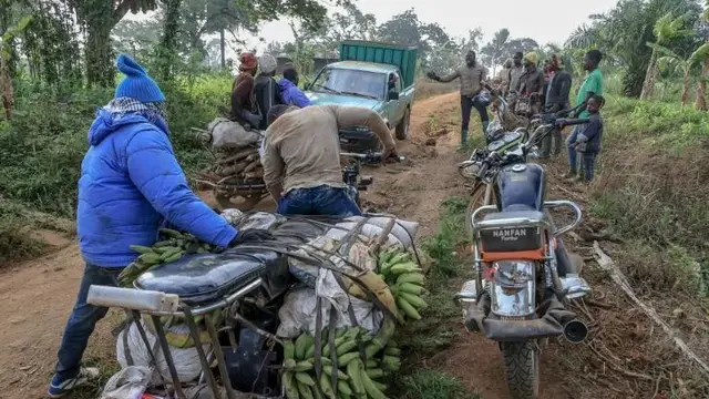 Motor raksasa yang jadi sumber kehidupan di Kamerun. (AFP)