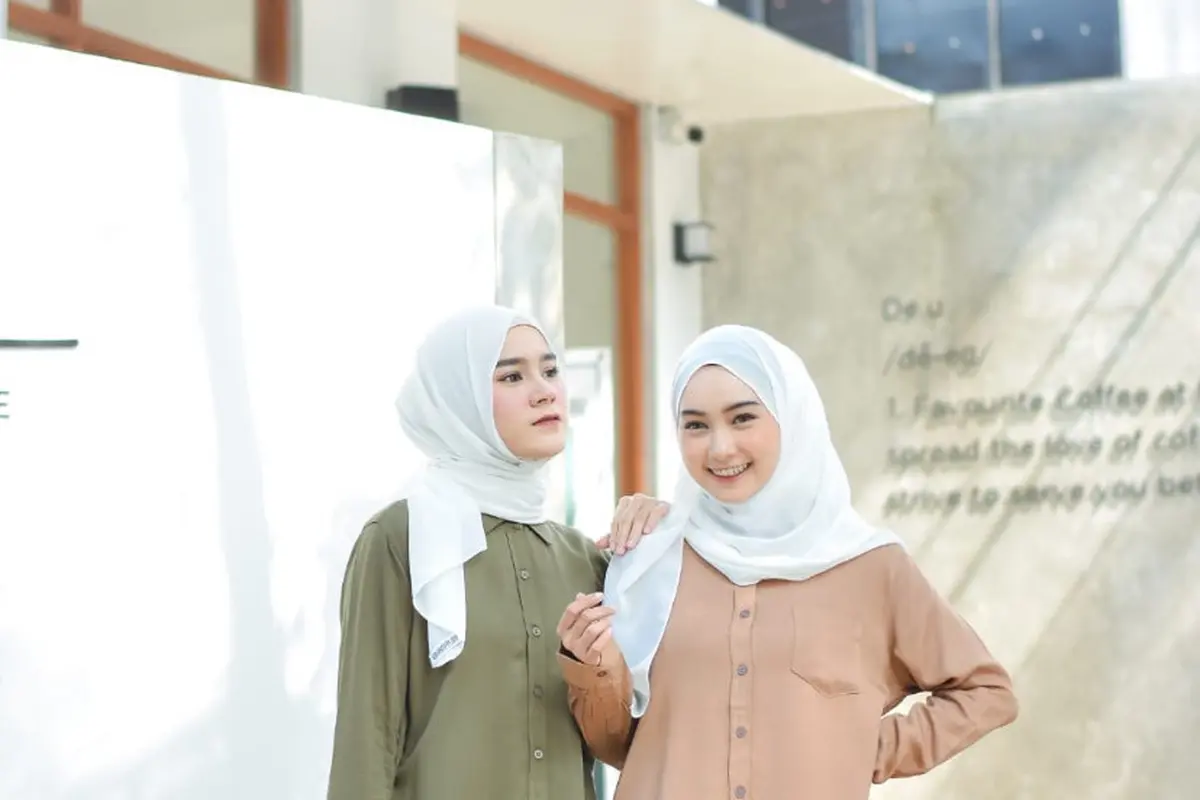 Tampilan Minimalis dan Tetap Stylish Bagi Para Hijabers