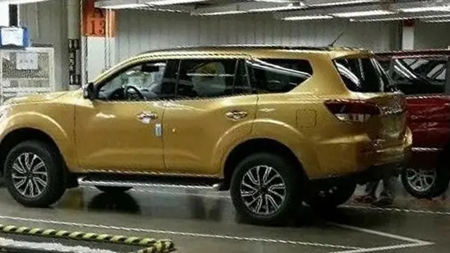 Versi SUV dari Nissan Navara.