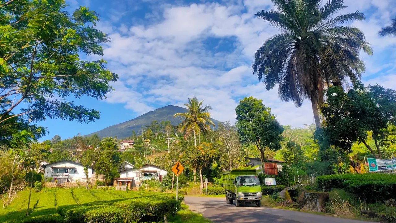 Rinjani Memang Menawan, Tapi Gunung Dempo Tak Kalah Berkesan