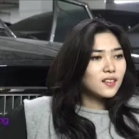 Kemacetan Jakarta sering membuat bosan para pengandara. Apa sih yang biasa Isyana lakukan saat bermacet ria di jalanan ibukota?