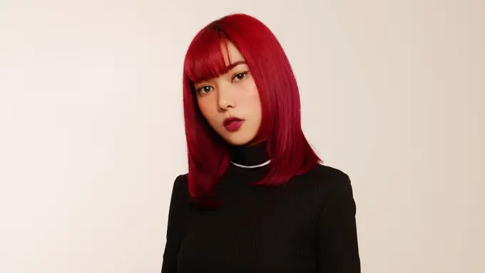 Isyana siap mengguncang dunia musik dengan menghadirkan kembali lagu “my Mystery” dalam versi baru bersama gitaris legendaris Marty Friedman (Dok/Isyana Sarasvati)