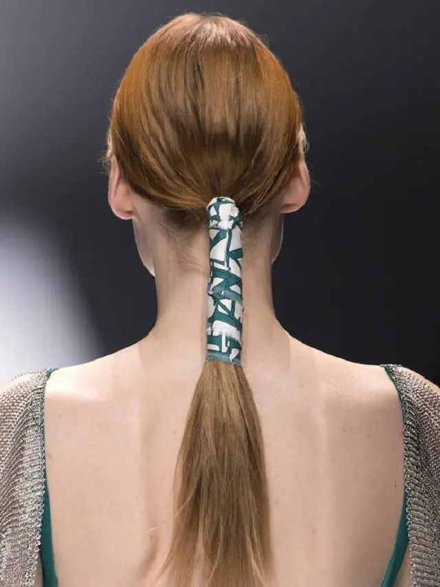 [Bintang] Pencinta Model Rambut Ponytail, Wajib Miliki 3 Aksesoris Stylish Ini