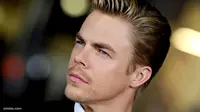 Rahasia Cheryl Cole Dibongkar Derek Hough