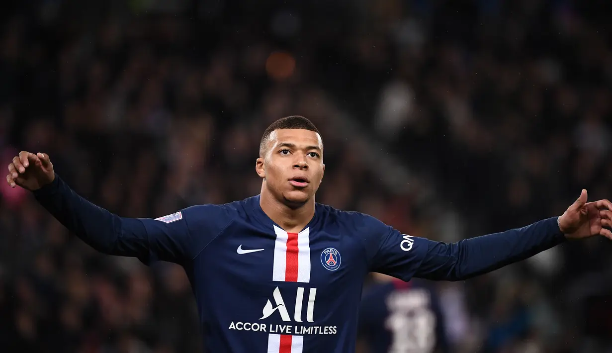 4. Kylian Mbappe - Pemain bintang asal Prancis ini terus bersinar dan berkembang pesat bersama PSG di usianya yang masih belia. Mbappe dipastikan bisa menjadi pengganti Lionel Messo yang pas di Barcelona. (AFP/Franck Fife)