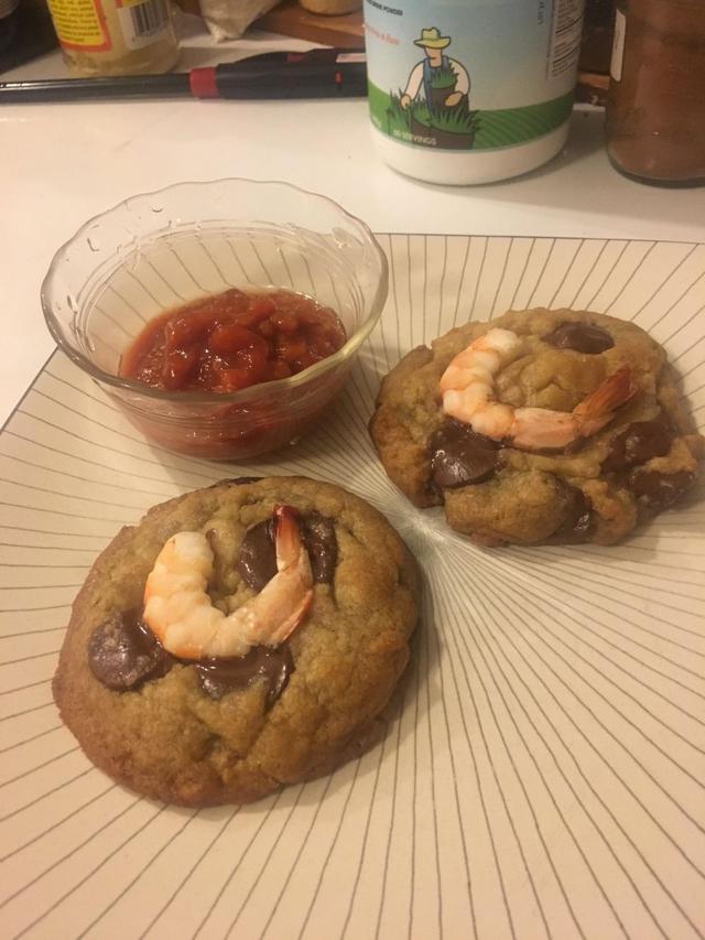 6 Potret Nyeleneh Orang Makan Sambal Ini Bikin Geleng Kepala