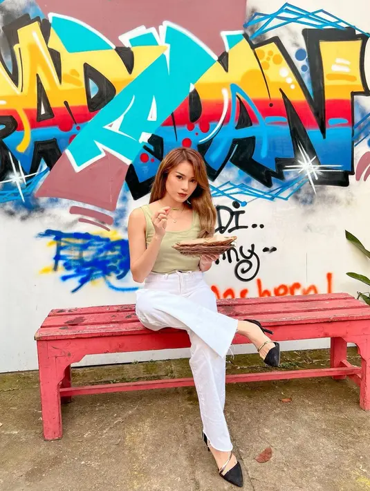 (Instagram/darathevirgin)