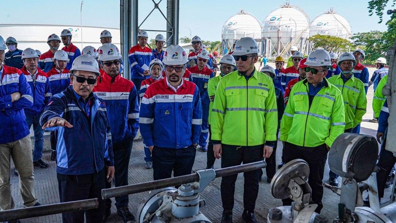 Pastikan Sarfas Prima Untuk Layanan Masyarakat, Dirut Pertamina Patra Niaga Cek Terminal LPG