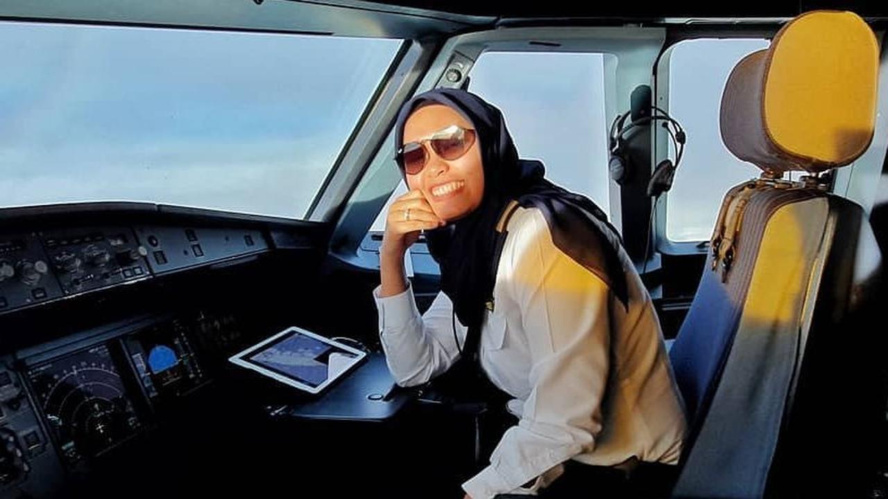 Video tersebut mendapat beragam reaksi positif dari warganet. Tak sedikit yang ikut terharu akan kisah keduanya tersebut.