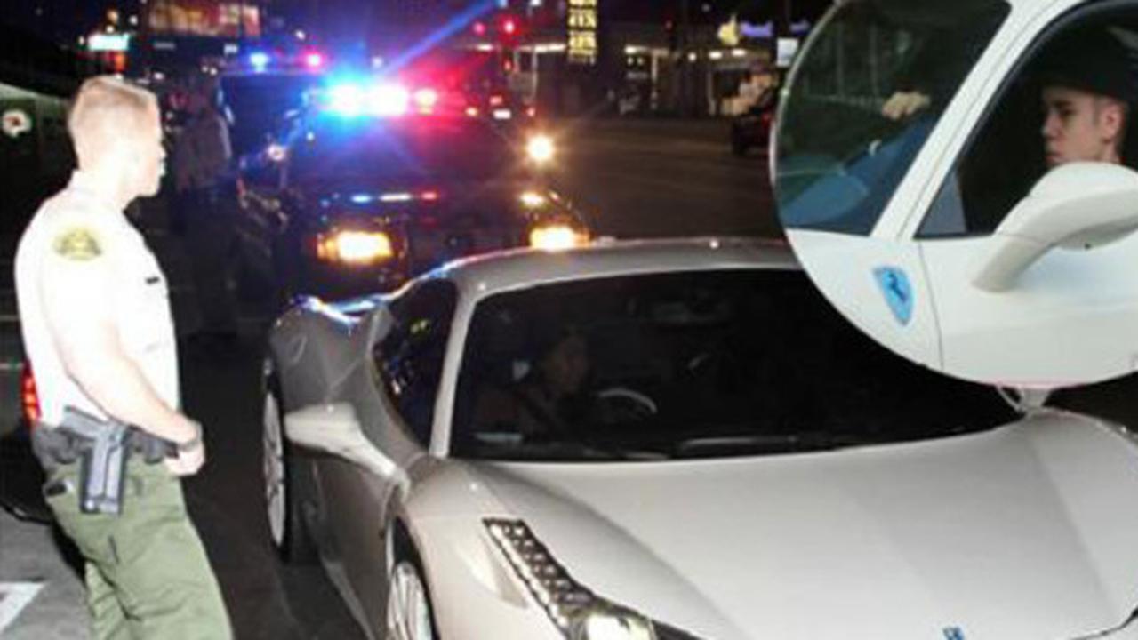 Foto Ilustrasi Ferrari putih Justin Bieber dihentikan polisi (Inautonews)