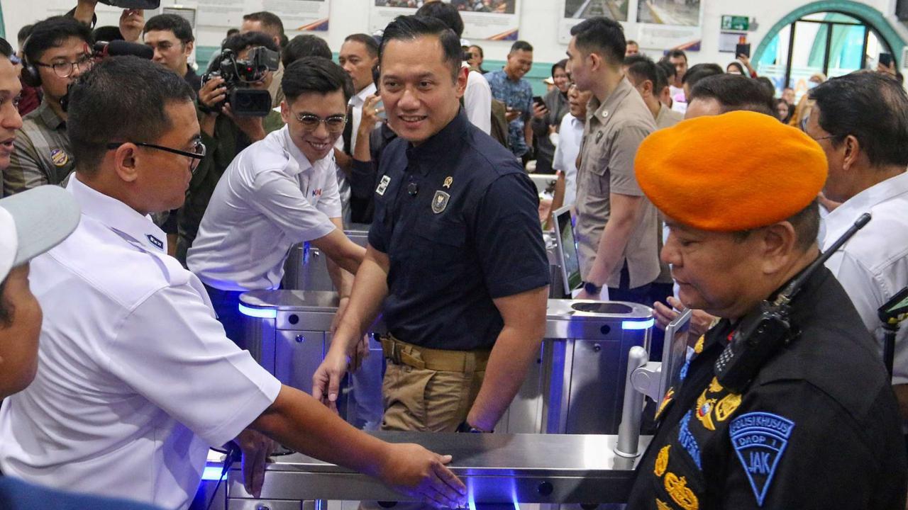 AHY tinjau arus mudik di Stasiun Pasar Senen