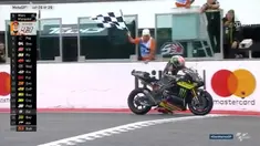 Aksi tersebut mendapat banyak pujian dari fans motoGP.
