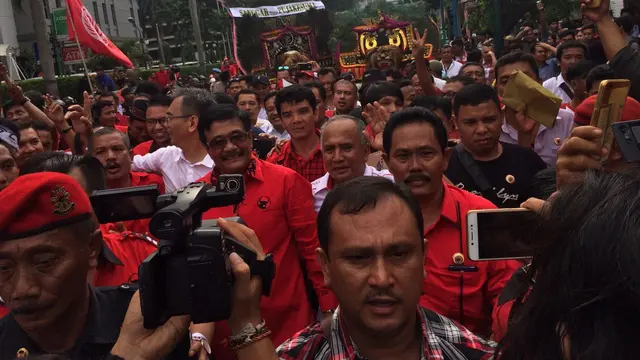 Djarot Saiful Hidayat-Sihar Sitorus mendaftar ke KPU Sumatera Utara.