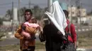 IDF mengizinkan masuknya warga sipil Gaza ke Jalur selatan melalui koridor kemanusiaan yang dibuka mulai pukul 10.00 hingga 14.00 waktu setempat. Kabar ini disampaikan oleh juru bicara militer berbahasa Arab, Avichay Adraee. (AP Photo/Mohammed Dahman)