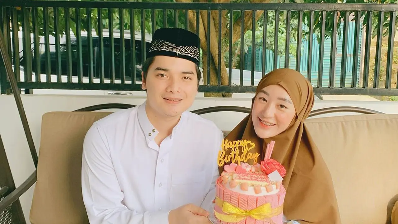 Alvin Faiz dan Larissa Chou. (Foto: Instagram @larissachou)