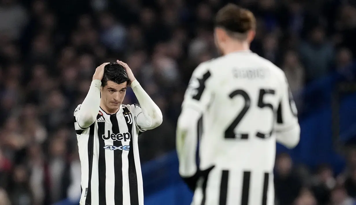 Alvaro Morata - Penyerang berusia 29 tahun ini bisa dibilang sedang mengalami masa sulit mencetak gol. Dari 12 laga yang dilakoni, bomber Juventus asal Spanyol itu baru mengemas 2 gol di Serie A musim ini. (AP/Matt Dunham)