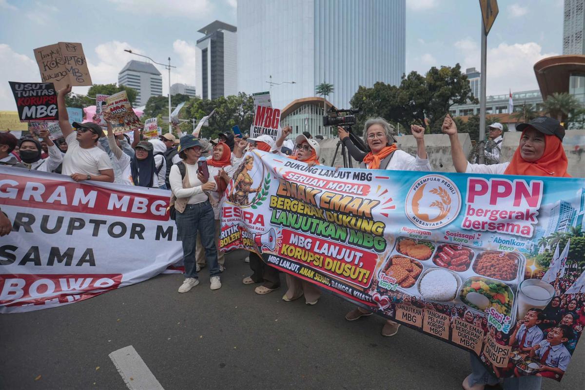 FOTO: Massa Aksi Dukung Kelanjutan Program Makan Bergizi Gratis