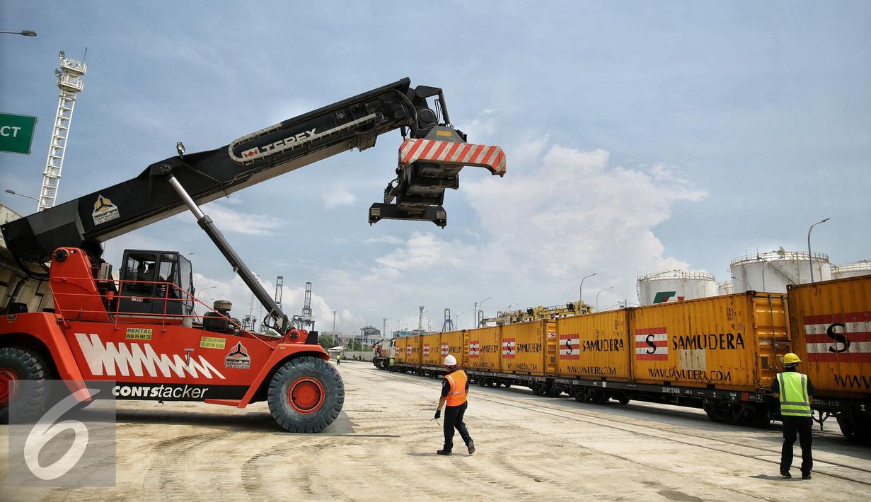 Kereta Logistik Beroperasi, Dwelling Time Bisa Kurang 2 Hari - Foto
