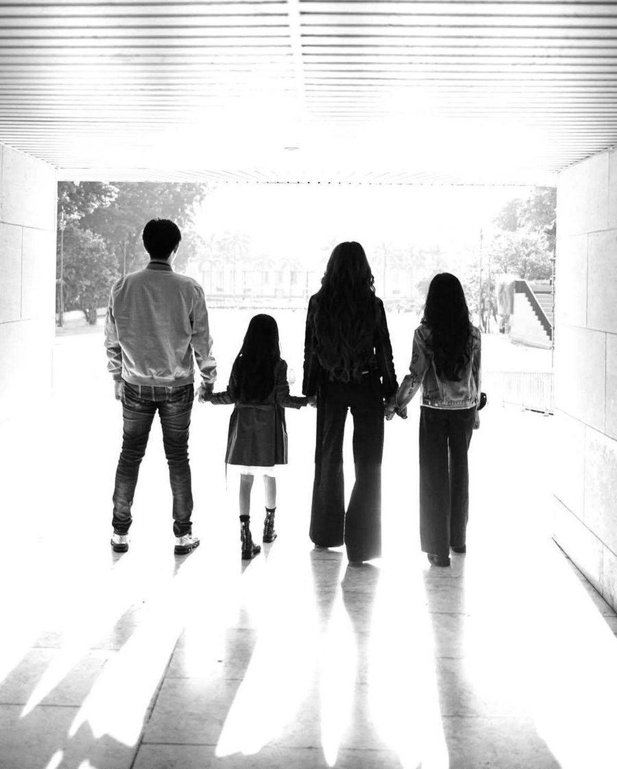 Potret Olla Ramlan Tanggalkan Hijab, Pamer Tato di Lengan - Ungkap Perjuangan Jadi Single Mother: BISMILLAH