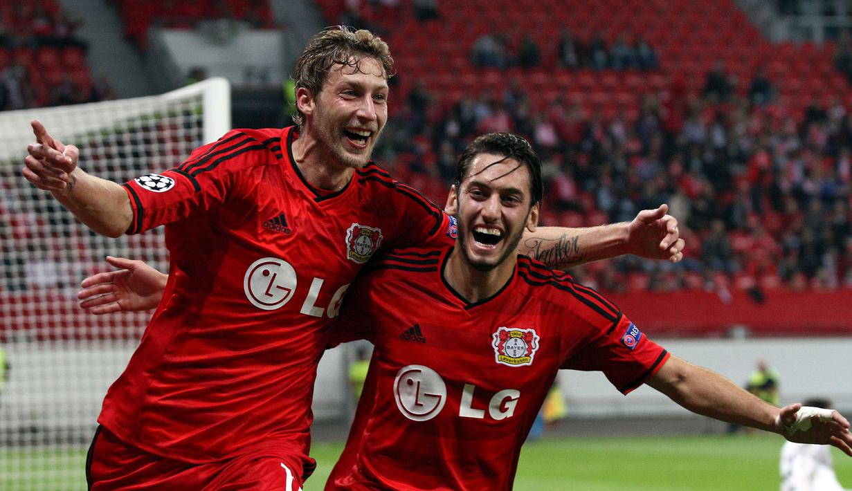 Bersama timnas Turki, pemain binaan akademi Karlsruher SC tersebut sukses mengemas 13 penampilan dan empat gol. (EPA/Kevin Kurek)