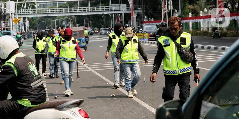 Relawan Bantu Sisir Rute Pemimpin Gereja Katolik Dunia Paus Fransiskus