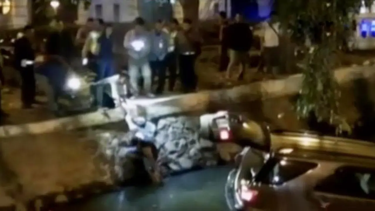 Kecelakaan Mobil di Kelapa Gading hingga Selancar Banjir di AS