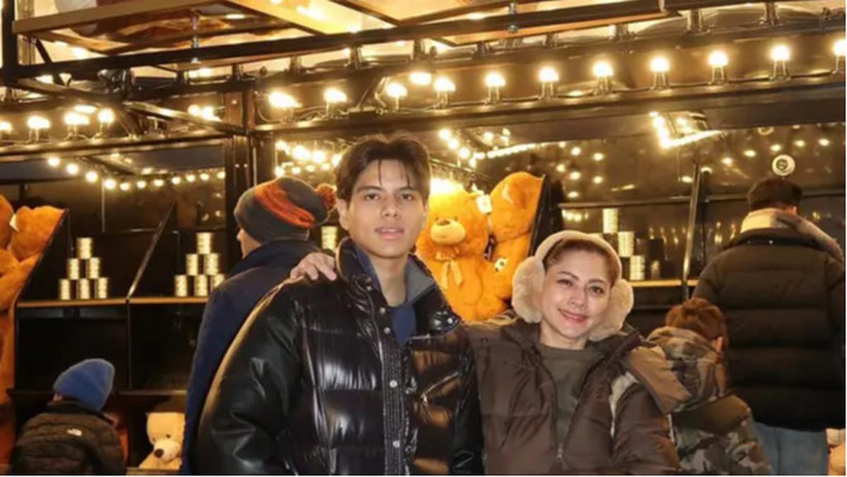 Jarang Tersorot, Intip Potret Kebersamaan Cut Keke dan Anaknya saat di London yang Curi Perhatian