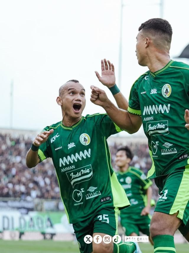 Riko Simanjuntak, Gustavo Tocantins