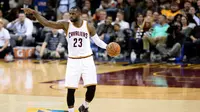 LeBron James, mencetak triple double untuk membantu Cleveland Cavaliers mengalahkan Denver Nuggets 124-91 dalam lanjutan NBA 2016 di Quicken Loans Arena, Selasa (22/3/2016) dini hari WIB. (USA TODAY Sports via REUTERS/Ken Blaze)